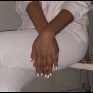 Meet your Posher, Claire